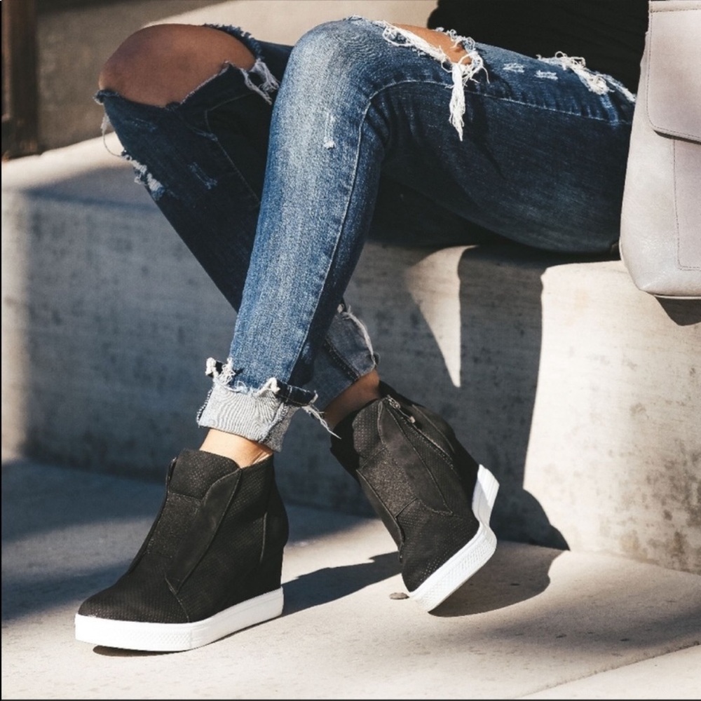 ❗️LAST 1❗️THE WAIT IS OVER!!! BLACK WEDGE SNEAKER - Picture 8 of 8